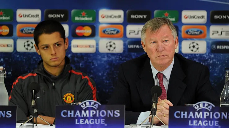 Chicharito and Alex Ferguson with Manchester United