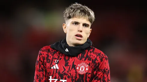 Alejandro Garnacho of Manchester United warms up prior to the Premier League match between Nottingham Forest and Manchester United at City Ground on December 30, 2023 in Nottingham, England.