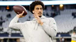 Jordan Love warming up before a Green Bay Packers game.