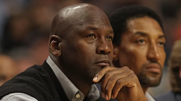 Michael Jordan with Scottie Pippen