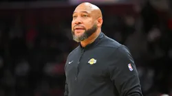 Darvin Ham looks on during a Lakers game.