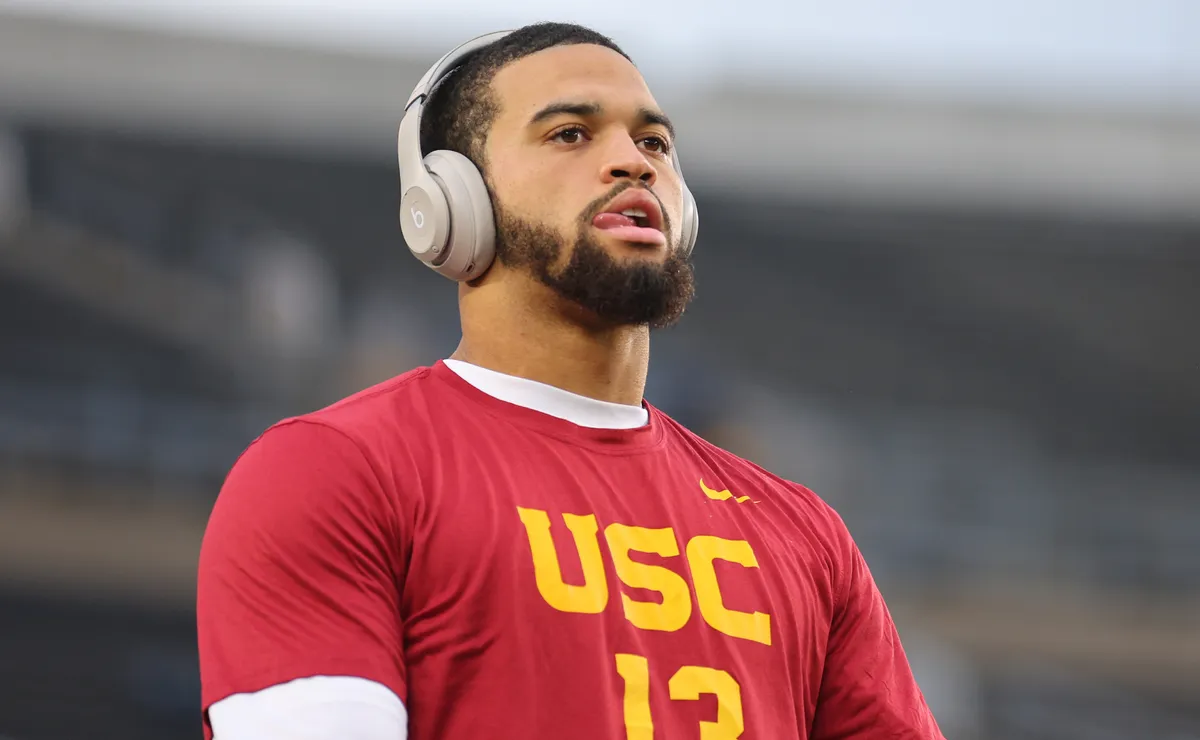 Caleb Williams finally opens up on potentially playing for Bears ...