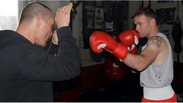 Wayne Rooney boxing