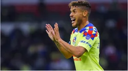 Jonathan Dos Santos of America