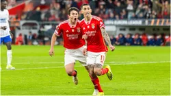 Joao Neves (L) and Angel Di Maria (R) of SL Benfica