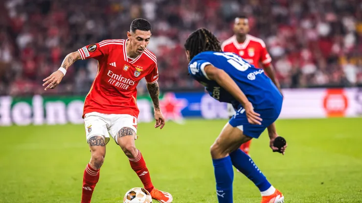 Angel Di Maria of SL Benfica (L) with Emran Soglo of Olympique de Marseille (R) in action during the UEFA Europa League quarterfinal first leg match between SL Benfica and Olympique de Marseille at Estadio da Luz in Lisbon.