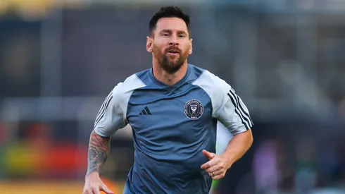 Lionel Messi warming up for Inter Miami before facing Atlanta United