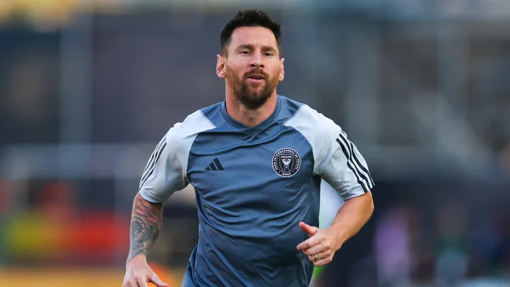 Lionel Messi warming up for Inter Miami before facing Atlanta United