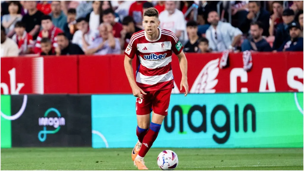 Gerard Gumbau of Granada CF ā IMAGO / SOPA Images