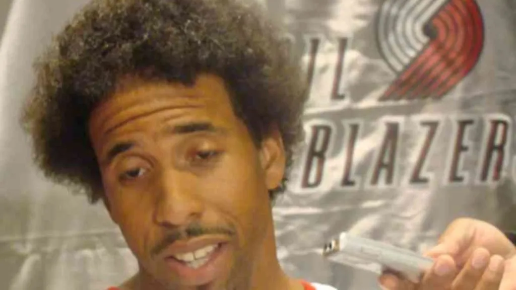 Andre Miller (Twitter)