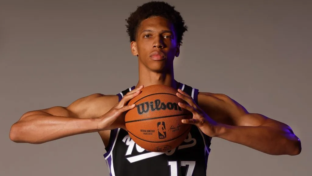 Kessler Edwards #17 of the Sacramento Kings poses for a photo at Sacramento Kings Practice Facility on October 02, 2023 in Sacramento, California. (Photo by Lachlan Cunningham/Getty Images)