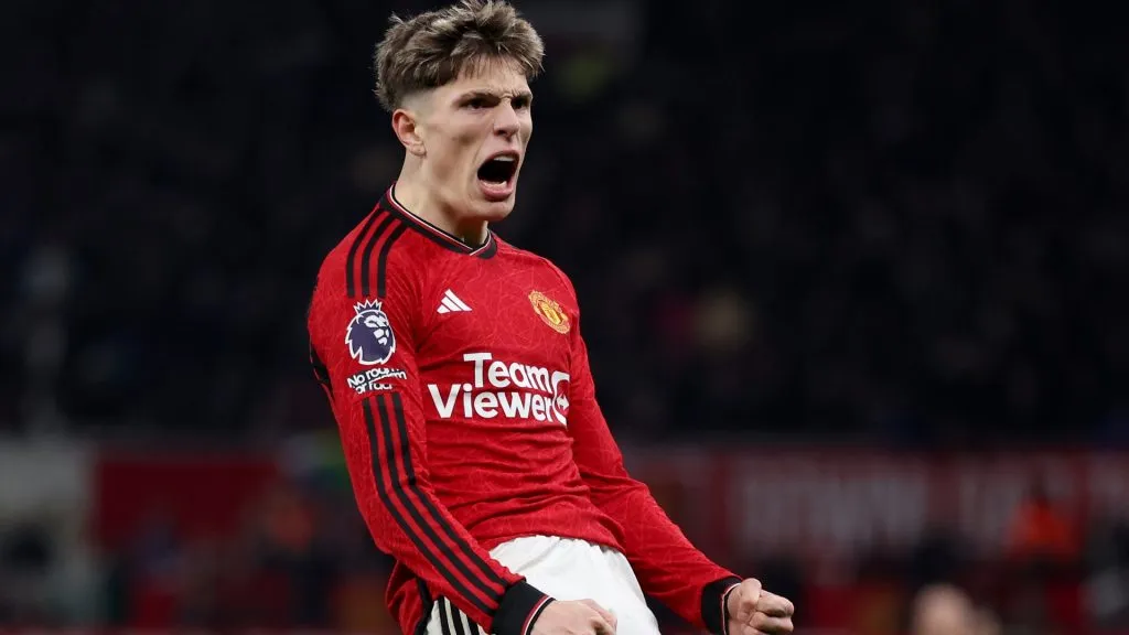 Alejandro Garnacho celebrating goal