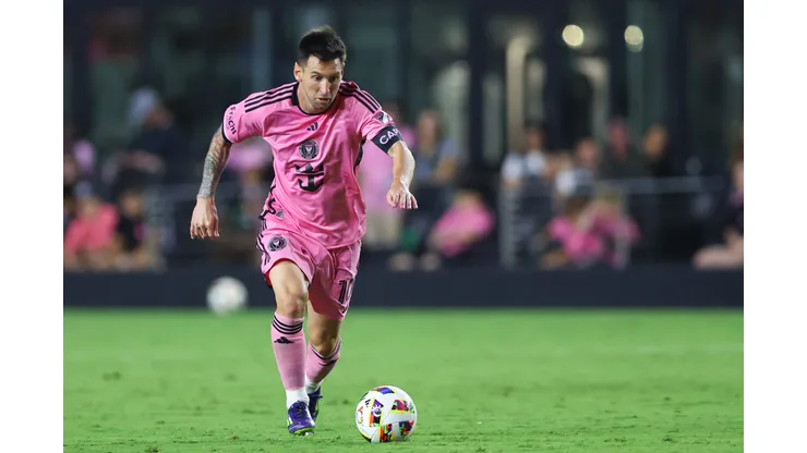 FORT LAUDERDALE, FLORIDA - JUNE 01: Lionel Messi #10 of Inter Miami controls the ball during the second half of the game against St. Louis City at Chase Stadium on June 01, 2024 in Fort Lauderdale, Florida. (Photo by Megan Briggs/Getty Images)