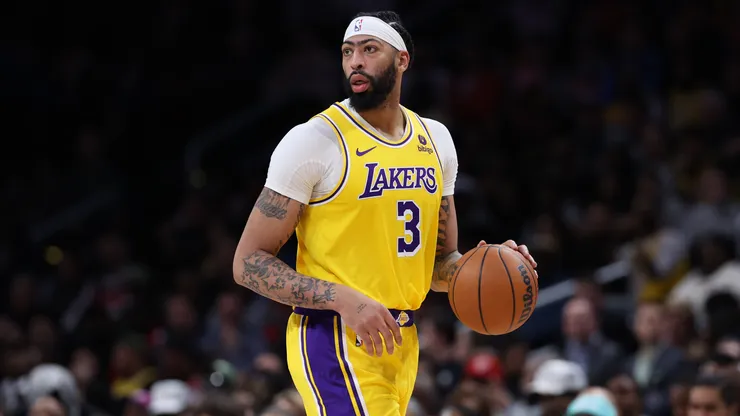 Anthony Davis #3 of the Los Angeles Lakers in action against the Washington Wizards at Capital One Arena