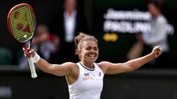 Jasmine Paolini of Italy celebrates winning match point against Donna Vekic of Croatia in the Ladies' Singles Semi-Final match