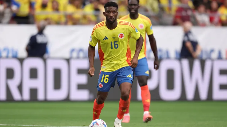 Jefferson Lerma of Colombia controls the ball during the CONMEBOL Copa America 2024 Group D match between Colombia and Costa Rica