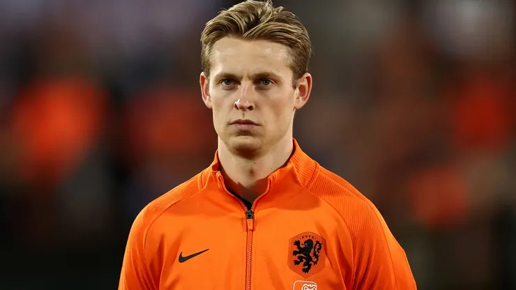 Frenkie de Jong of Netherlands stands for the national anthem prior to the 2022 FIFA World Cup Qualifier.