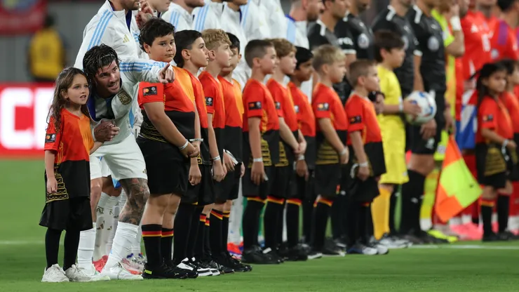 Players of Argentina line up for the national anthem prior to the CONMEBOL Copa America 2024 match between Chile and Argentina at MetLife Stadium on June 25, 2024 in East Rutherford, New Jersey.