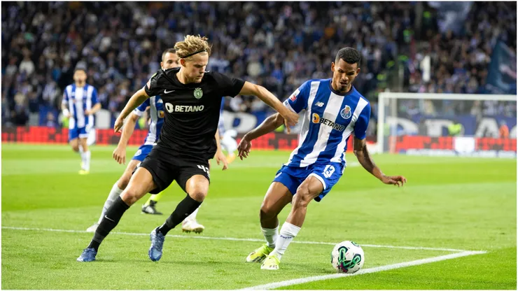Wenderson Galeno of FC Porto (Right) and Morten Hjulmand of Sporting CP (left)