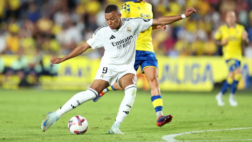 Kylian Mbappe of Real Madrid shoot during the La Liga match between UD Las Palmas and Real Madrid. Florencia Tan Jun/Getty Images