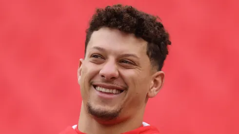 Patrick Mahomes #15 of the Kansas City Chiefs warms up before the game against the Cincinnati Bengals at GEHA Field at Arrowhead Stadium on December 31, 2023 in Kansas City, Missouri.