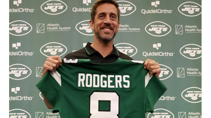 Aaron Rodgers will wear N°8