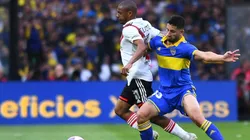 Nicolás De La Cruz of River Plate battles for possession with Alan Varela of Boca Juniors