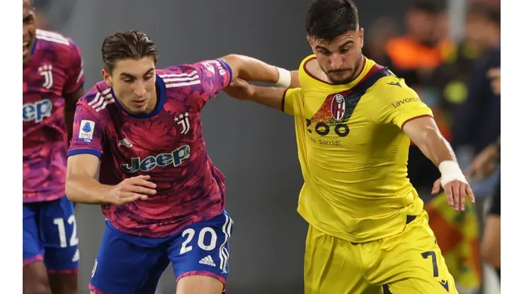 Fabio Miretti of Juventus and Riccardo Orsolini of Bologna