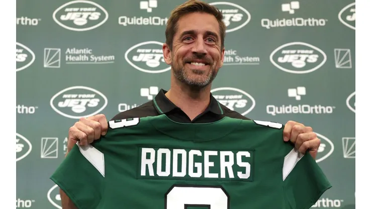 Aaron Rodgers will wear N°8