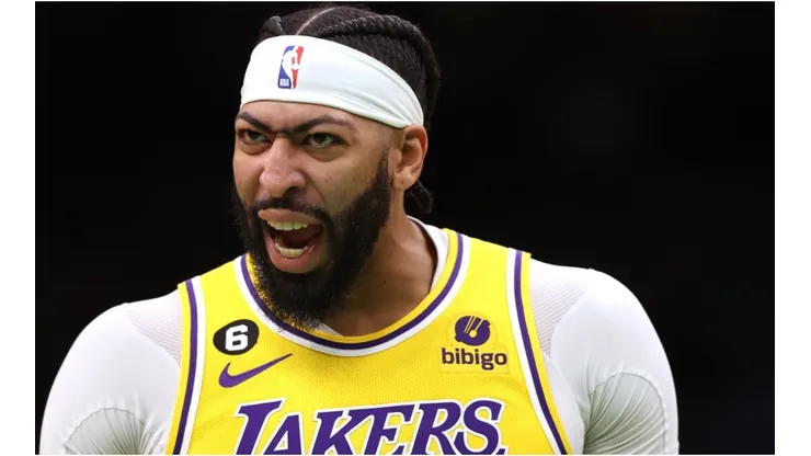 Davis of Lakers