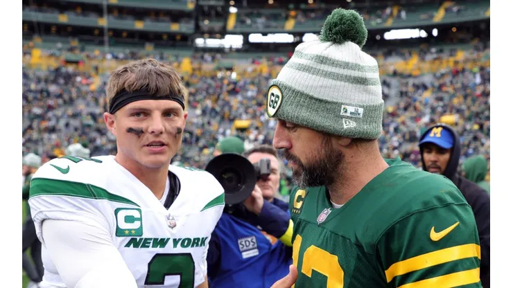 Zach Wilson (left) with Aaron Rodgers (right) - New York Jets vs Green Bay Packers - NFL 2022