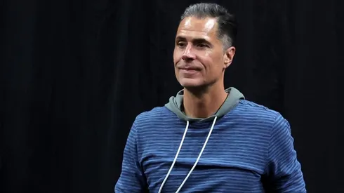 Lakers GM Rob Pelinka.