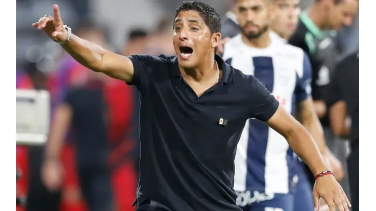Guillermo Salas is the coach of Alianza Lima