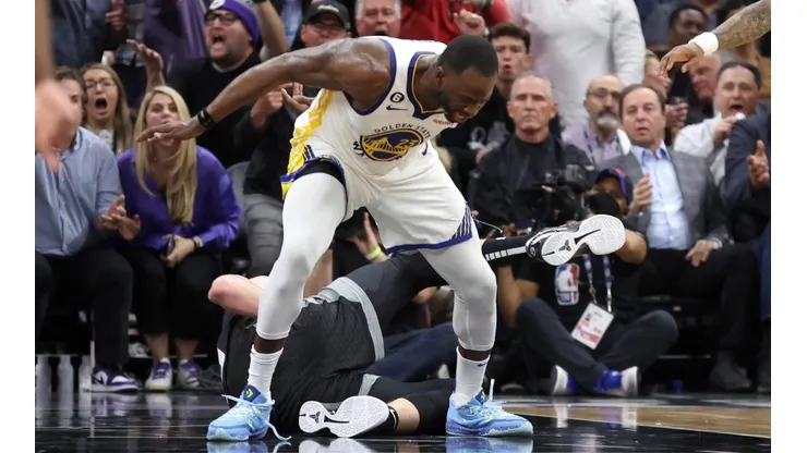 Draymond Green stomping on Domantas Sabonis