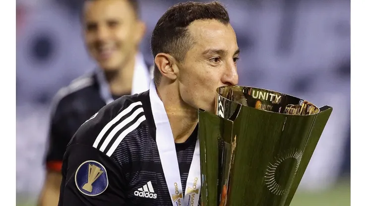 Andres Guardado of Mexico with the Gold Cup trophy