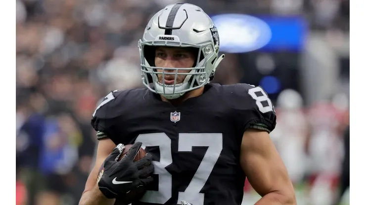Foster Moreau - Las Vegas Raiders - NFL 2022