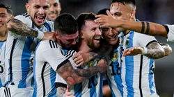 Lionel Messi of Argentina and his teammates