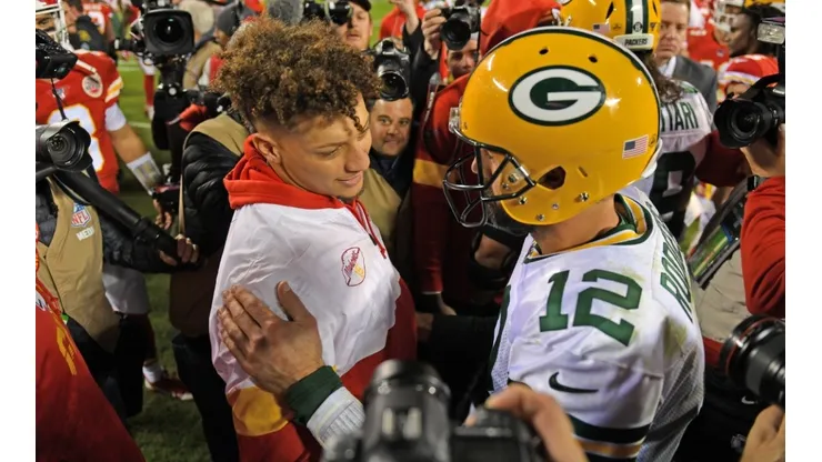 Patrick Mahomes (left) and Aaron Rodgers.