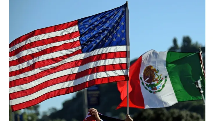 Flags of the United States and Mexico wave before the 2017 FIFA Confederations Cup Qualifier on October 10, 2015 in Pasadena, California.