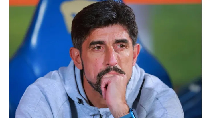 Veljko Paunovic is the coach of Chivas