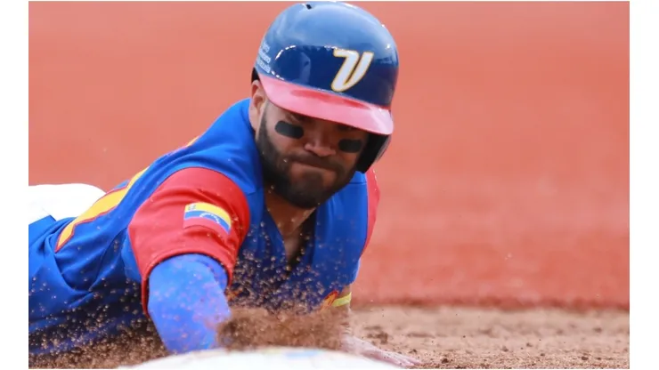 Altuve playing for Venezuela in 2017