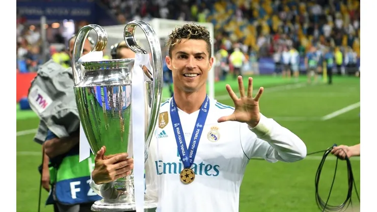 Cristiano Ronaldo of Real Madrid lifts The UEFA Champions League trophy following his sides victory in during the UEFA Champions League Final between Real Madrid and Liverpool at NSC Olimpiyskiy Stadium on May 26, 2018 in Kiev, Ukraine.