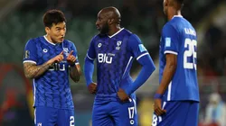 Hyunsoo Jang (l) of Al Hilal alongside Moussa Marega (c) and Mohamed Kanno (r)