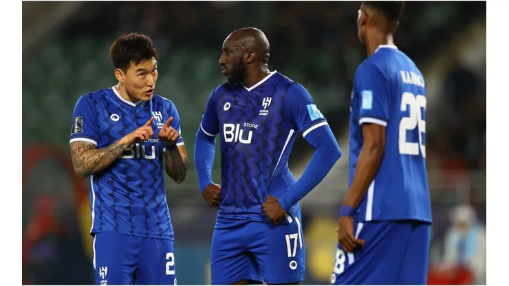 Hyunsoo Jang (l) of Al Hilal alongside Moussa Marega (c) and Mohamed Kanno (r)