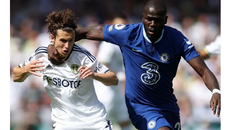 Brenden Aaronson of Leeds and Kalidou Koulibaly of Chelsea