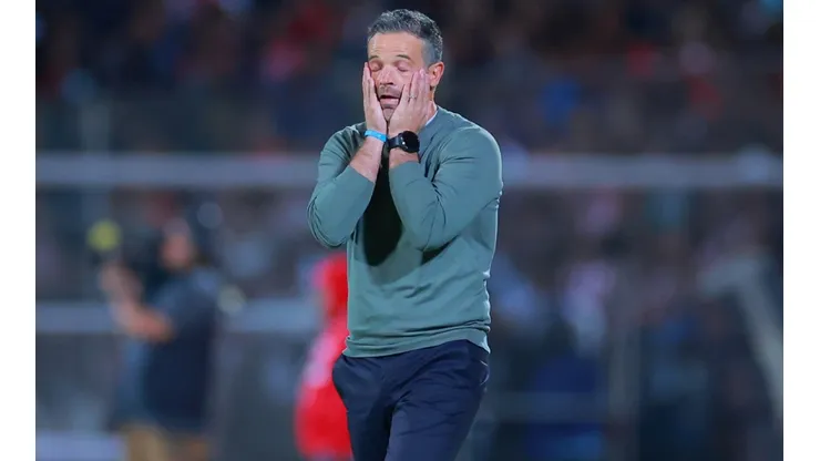 The head coach of Pumas UNAM is Rafael Puente