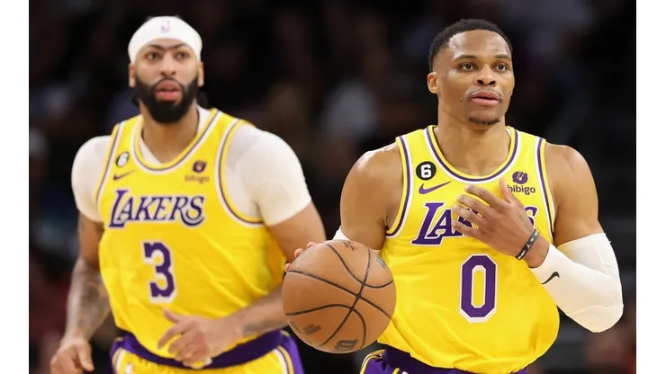 Anthony Davis (left) and Russell Westbrook.