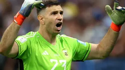 Emiliano Martinez of Argentina