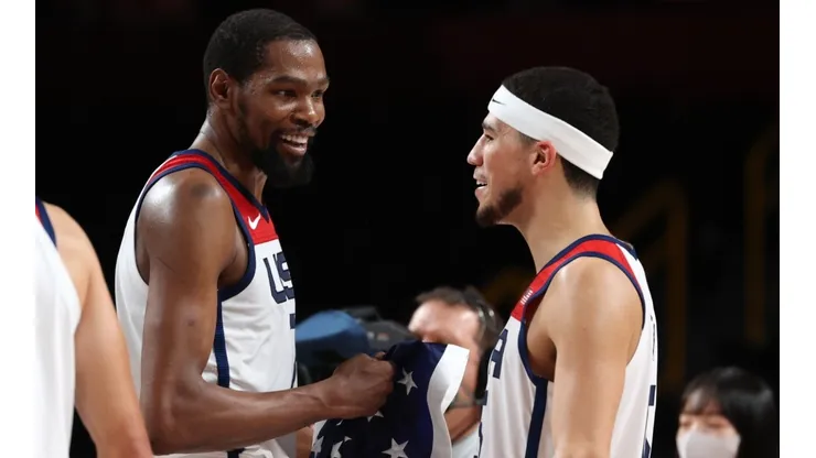 Kevin Durant (left) and Devin Booker.