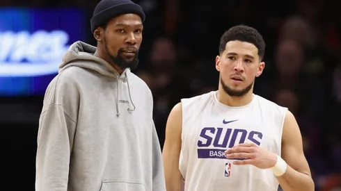 Kevin Durant (left) and Devin Booker.